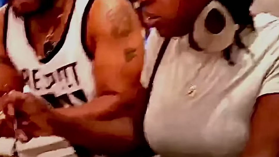 FB_VID_290409419156573691